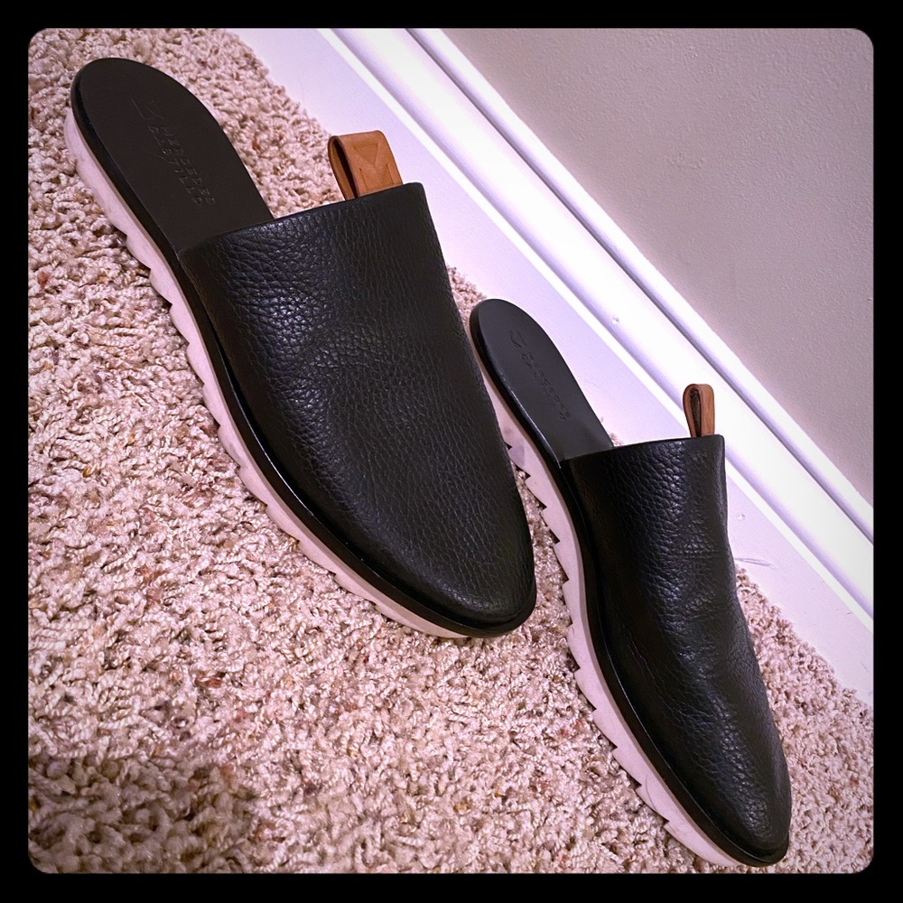 MERCEDES CASTILLO comfy black mules.
